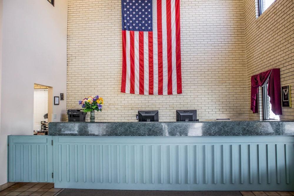 Econo Lodge Fayetteville Εξωτερικό φωτογραφία