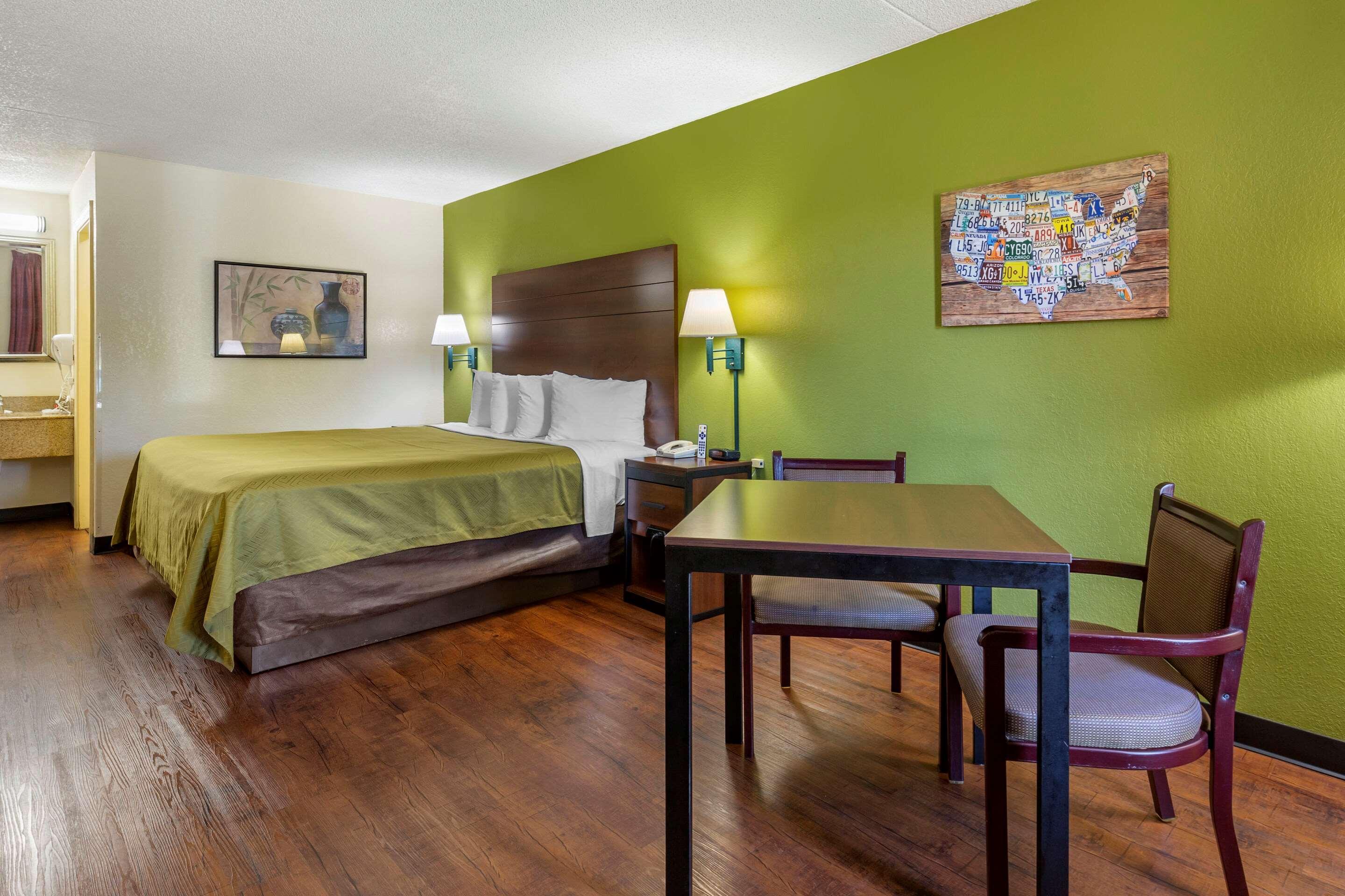 Econo Lodge Fayetteville Εξωτερικό φωτογραφία