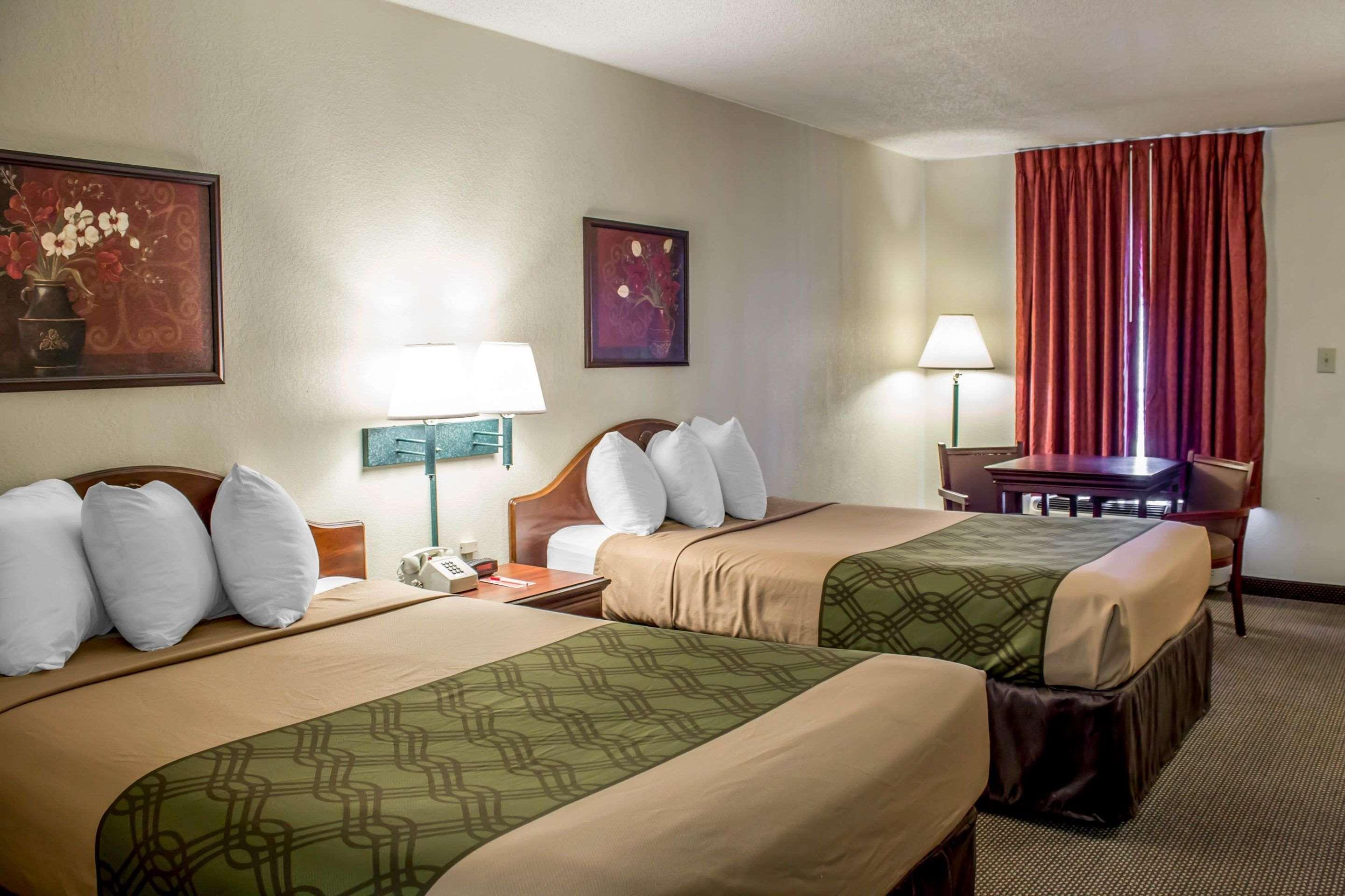 Econo Lodge Fayetteville Εξωτερικό φωτογραφία