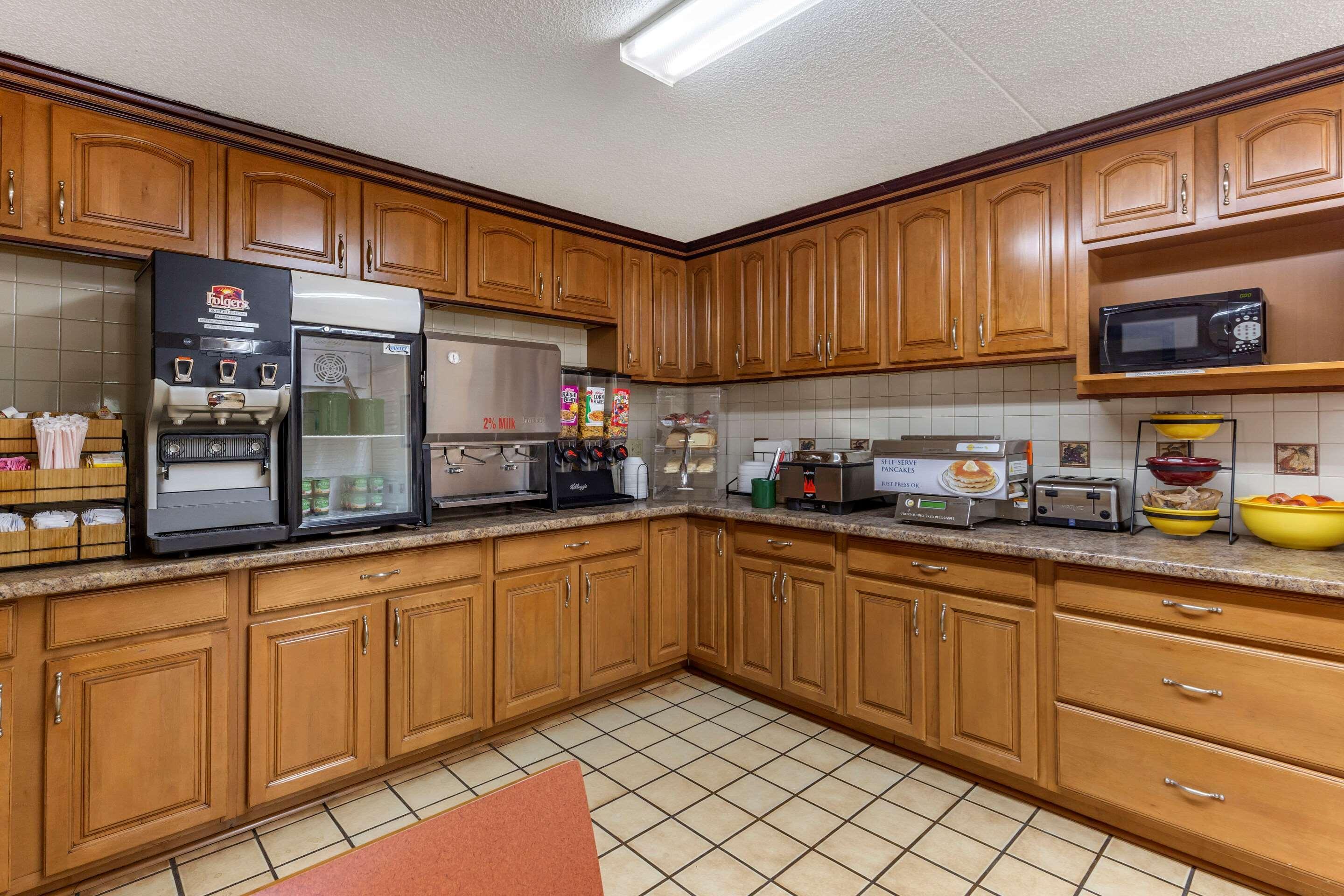 Econo Lodge Fayetteville Εξωτερικό φωτογραφία