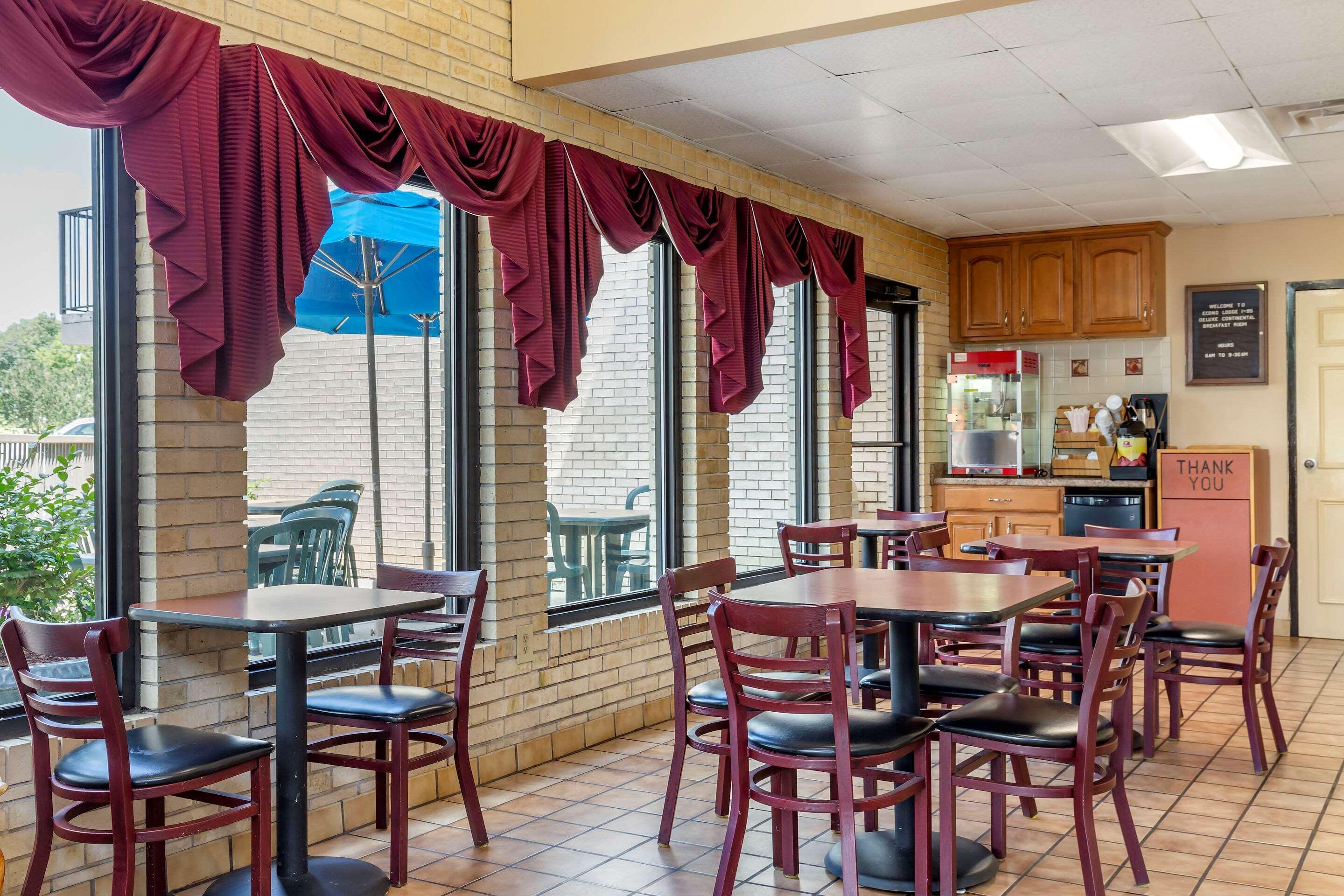 Econo Lodge Fayetteville Εξωτερικό φωτογραφία